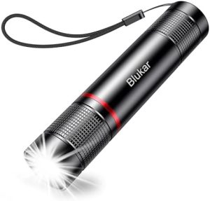 Blukar Aufladbare LED Taschenlampe – Superhelle 2000L Mini Torch mit 4 Modi, Ideal für Camping und Outdoor Abenteuer