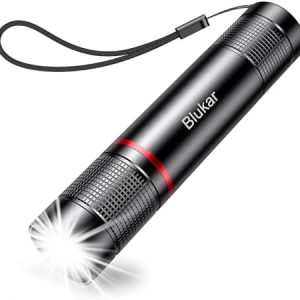 Blukar Aufladbare LED Taschenlampe – Superhelle 2000L Mini Torch mit 4 Modi, Ideal für Camping und Outdoor Abenteuer